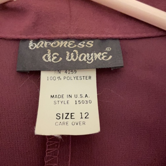 Beautiful suit only wore 2 times like new it’s not red it mauve OBO - Picture 2 of 11